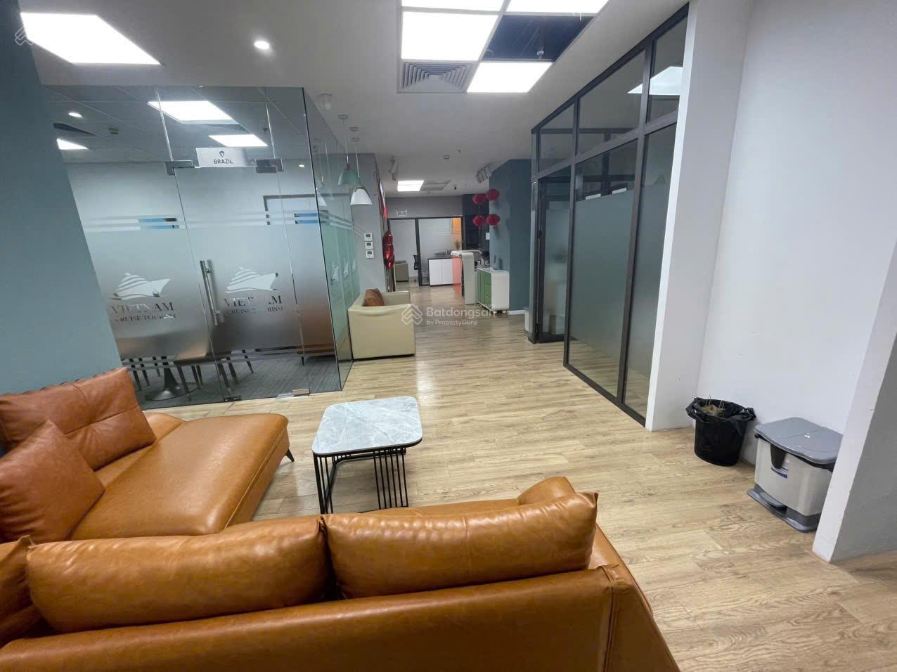 BQL chính chủ Golden West Lê Văn Thiêm cho thuê 500m2 (có cắt nhỏ 150, 200, 300m2) sẵn nội thất đẹp