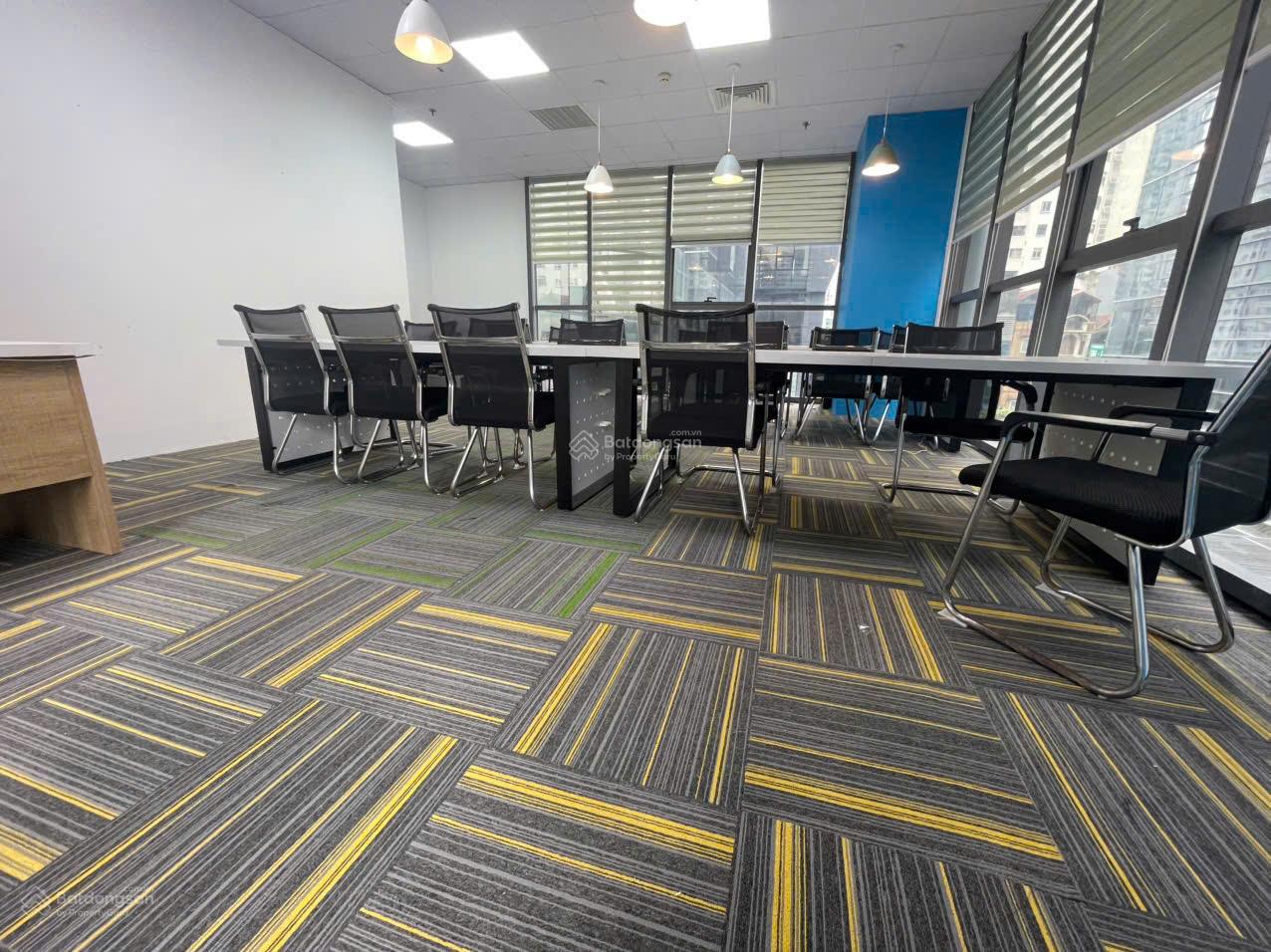 BQL chính chủ Golden West Lê Văn Thiêm cho thuê 500m2 (có cắt nhỏ 150, 200, 300m2) sẵn nội thất đẹp