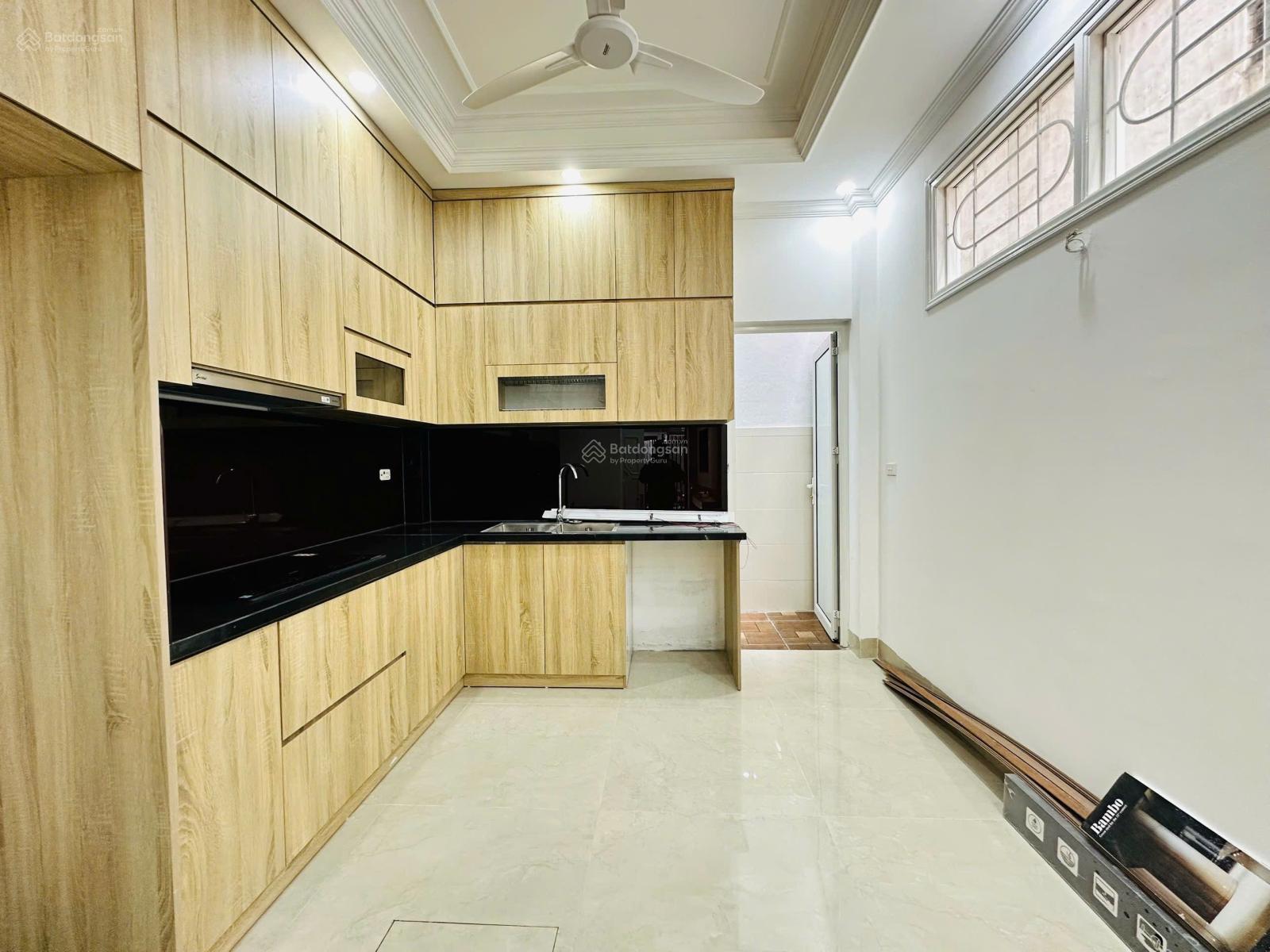 SIÊU PHẨM CẦU GIẤY -VỊ TRÍ TRUNG TÂM -PHÂN LÔ QUÂN ĐỘI-65M X 5 TẦNG -NGÕ NÔNG -NHỈNH 17 TỶ