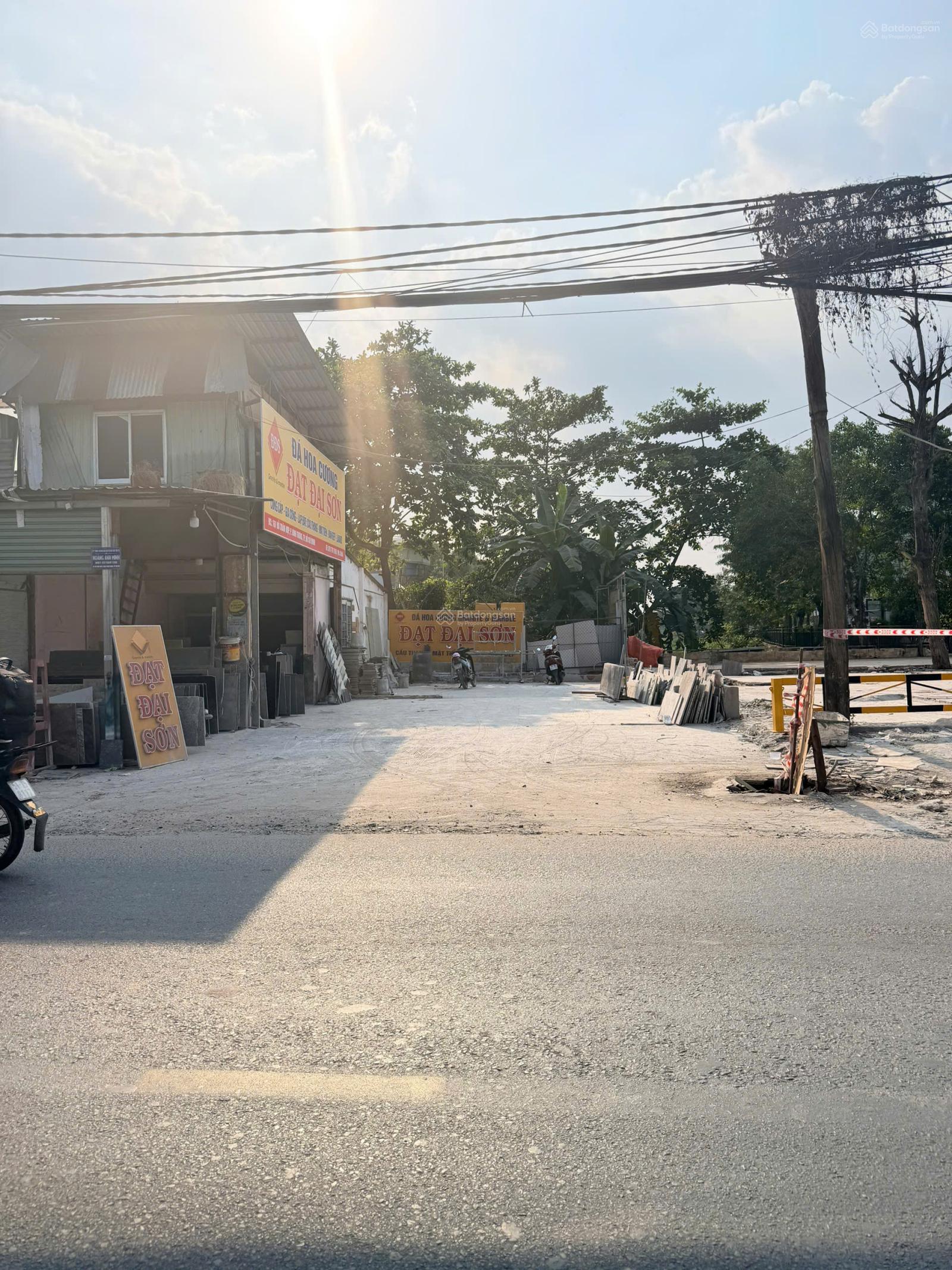 Bán lô đất 2 mặt tiền trước sau đường Đỗ Xuân Hợp, P. Bình Trưng, TP. HCM