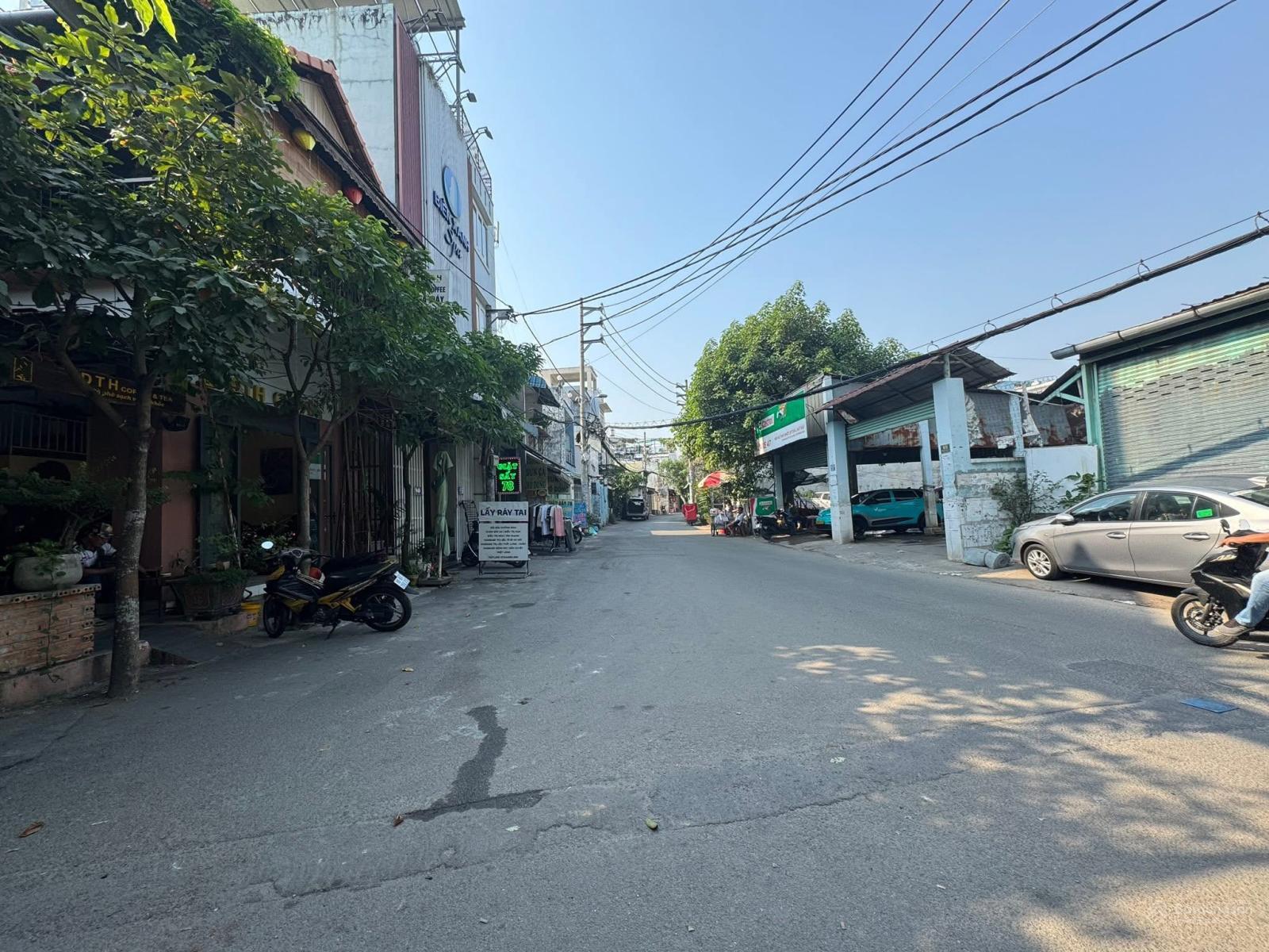 Hàng hot - nhà mặt tiền 4 tầng ngang 13m căn góc đường 8m sầm uất Đường số 5 Lê Đức Thọ