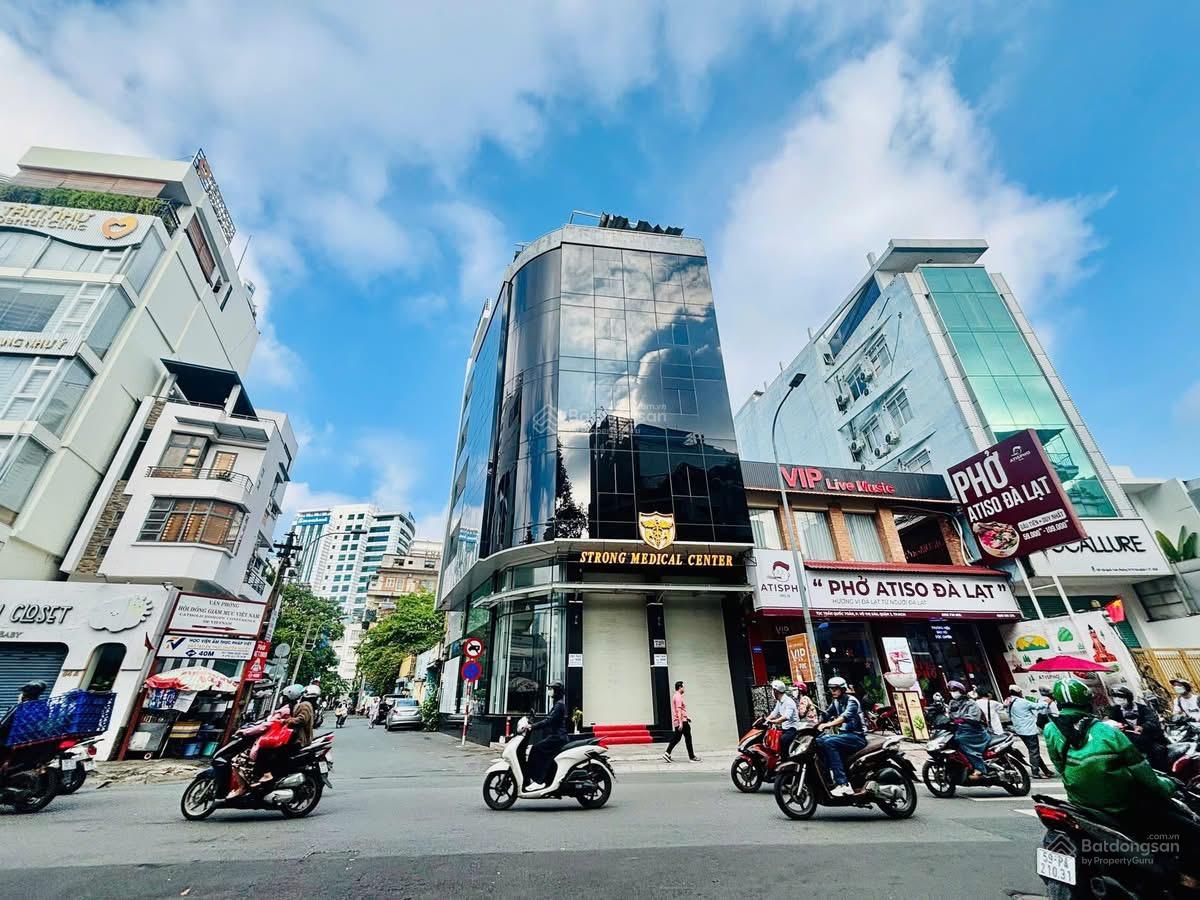 Bán nhà góc 2 MT Võ Văn Tần (đoạn đẹp nhất) P. 5, Quận 3. DT 7.2 x 15.5m, 5 tầng, giá chỉ 60 tỷ