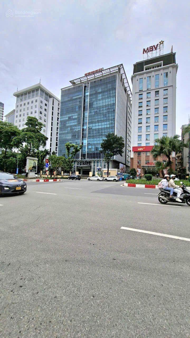 Bán nhà mặt phố Nguyễn Văn Huyên 200m2, 10 tầng 1 hầm giá: 178 tỷ. Cầu Giấy