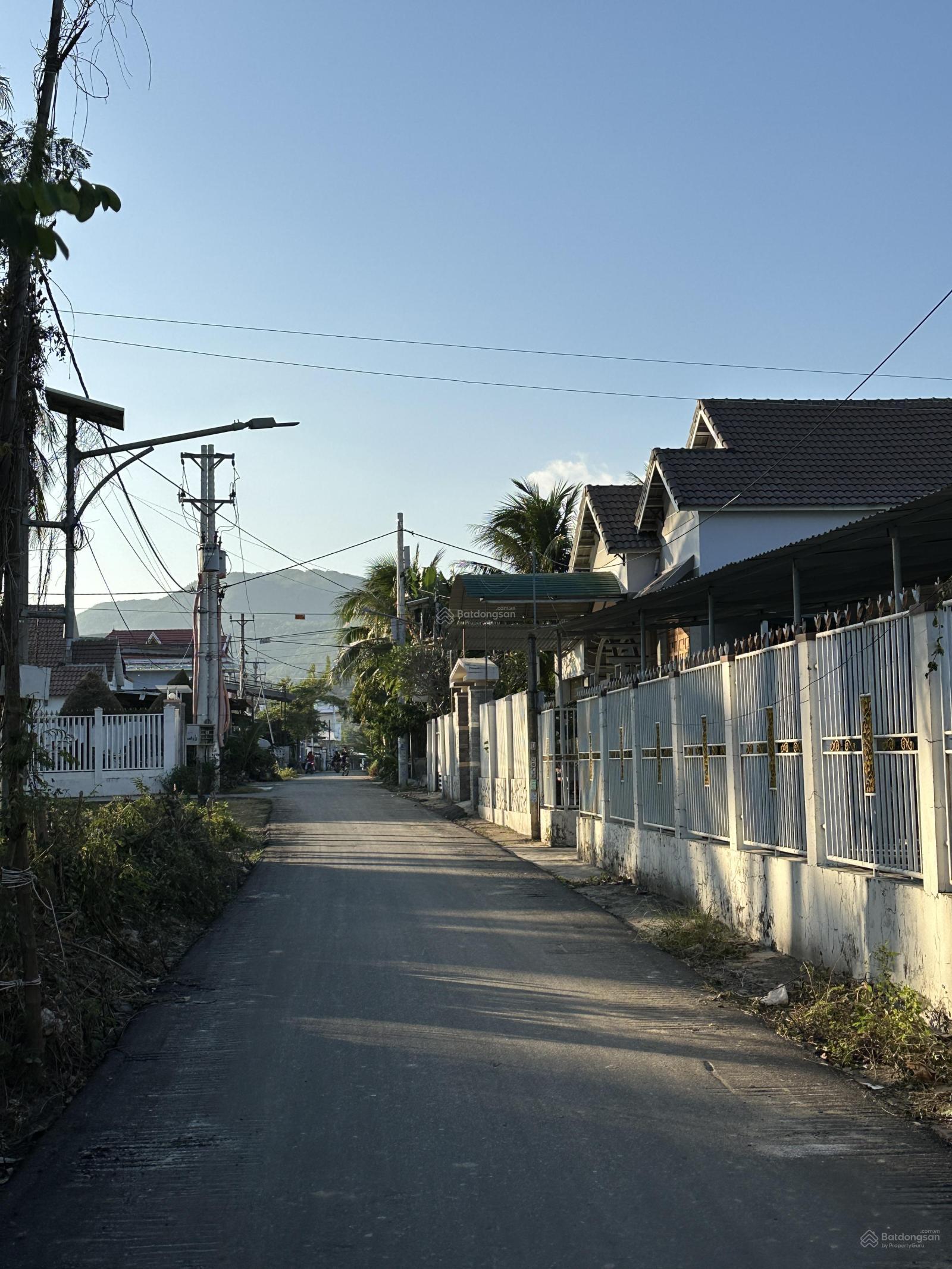 Bán nhà mặt tiền đường nhựa gần biển Vạn Hưng, Vạn Ninh Khánh Hòa thuận lợi kinh doanh