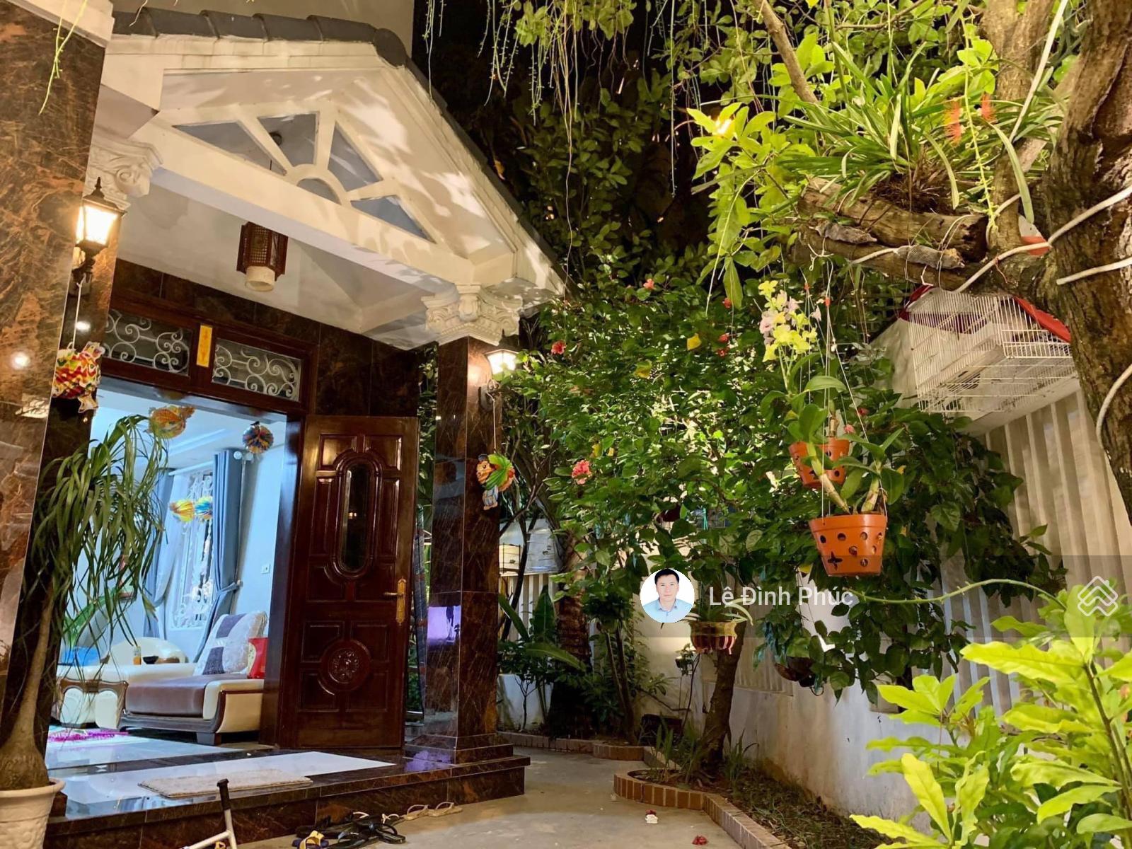 Biệt thự sân vườn, 130m2x5T, mặt tiền 9m, 3 mặt thoáng, ô tô chạy vòng quanh, vip hiếm, rẻ 27 tỷ