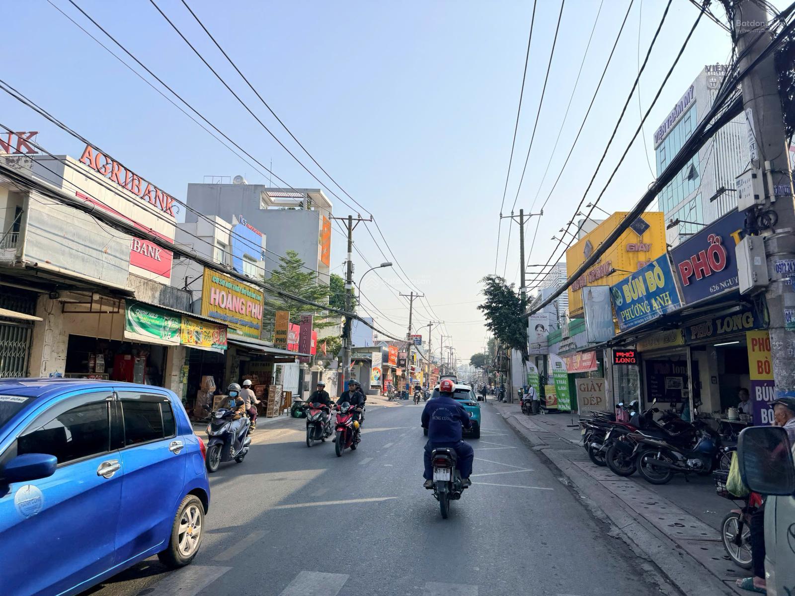 Bán lô đất góc 2 mặt tiền khu phân lô đường Nguyễn Duy Trinh P. Bình Trưng Đông Quận 2