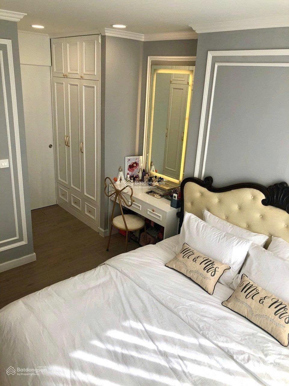 Chính chủ cần bán gấp căn hộ cao cấp Sky Center 75m2 2PN 2WC 5.9 Tỷ. ĐT: 0909 476 *** Cường view mát Chính chủ cần bán gấp căn hộ cao cấp Sky Center 75m2 2PN 2WC 5.9 Tỷ. ĐT: 0909 476 *** Cường view mát