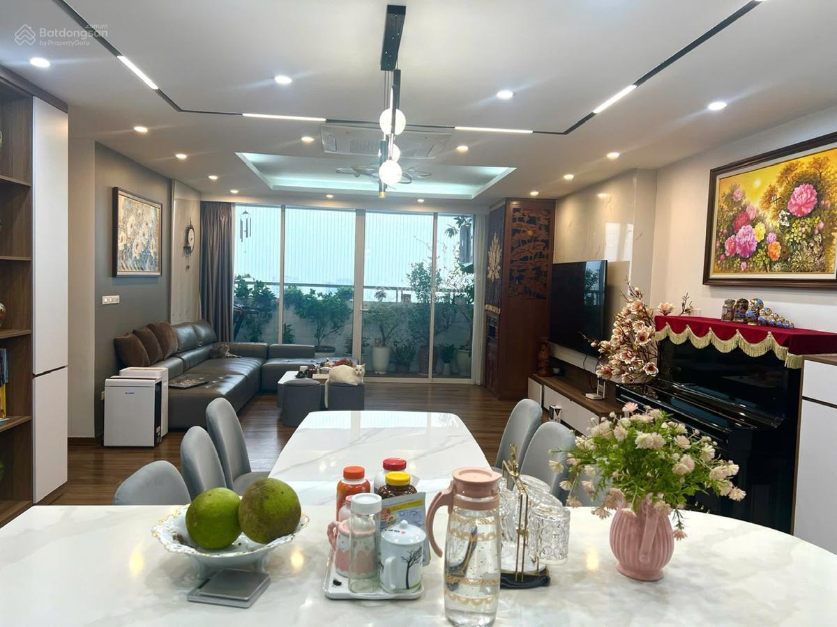 Bán nhà Xuân La - Tây Hồ - gara 2 ô tô - view hồ, lô góc - thang máy - 75m2 x 6 tầng, giá chỉ 21 tỷ