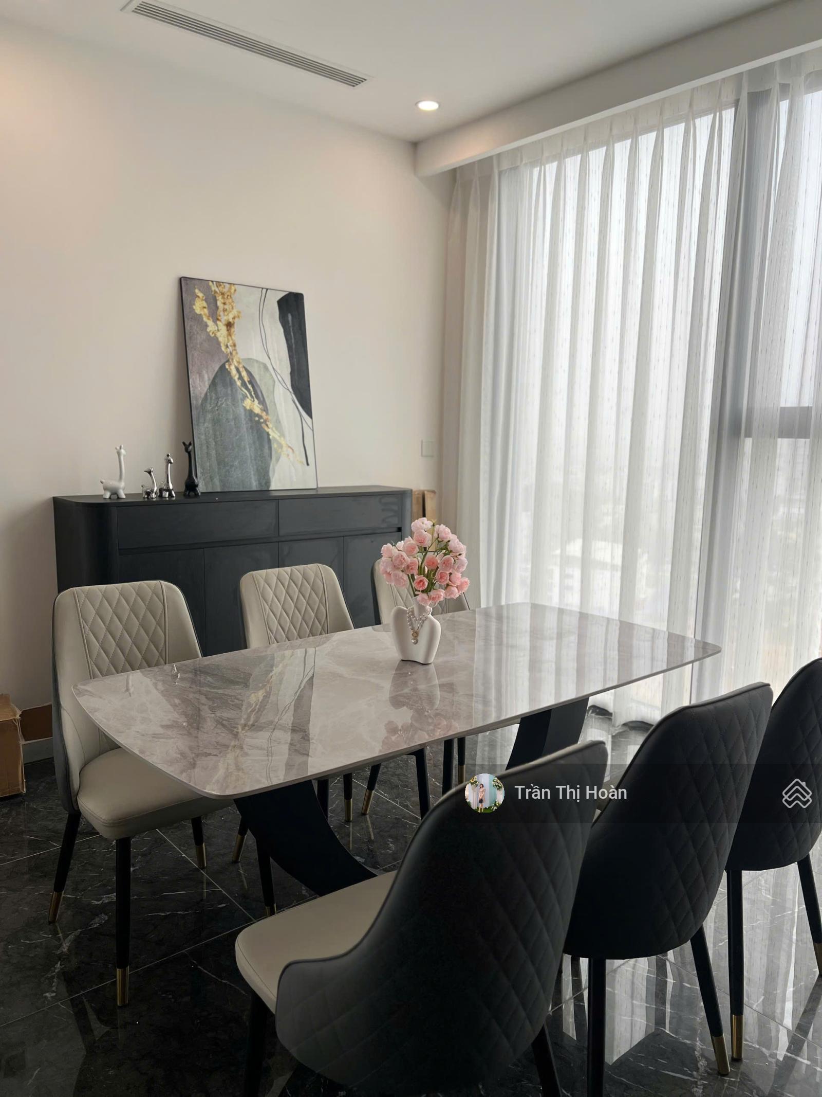 Cho thuê căn hộ cao cấp 2 ngủ full nội thất sunshine golden river giá 28tr/tháng.0979 343 ***