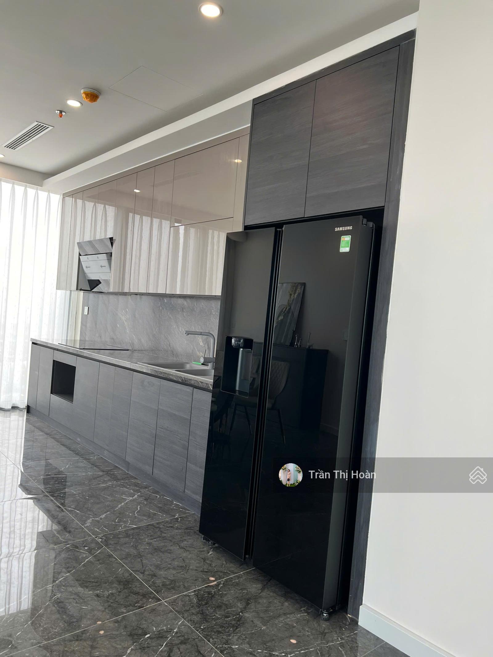 Cho thuê căn hộ cao cấp 2 ngủ full nội thất sunshine golden river giá 28tr/tháng.0979 343 ***