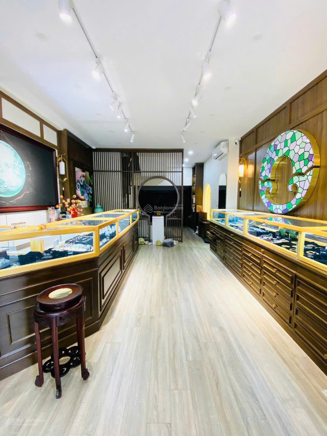 MẶT TIỀN KHU PHAN XÍCH LONG - 43C HOA LAN, PHƯỜNG 7, PHÚ NHUẬN  4 LẦU, DT 5x18M  CHỈ 35 TRIỆU!