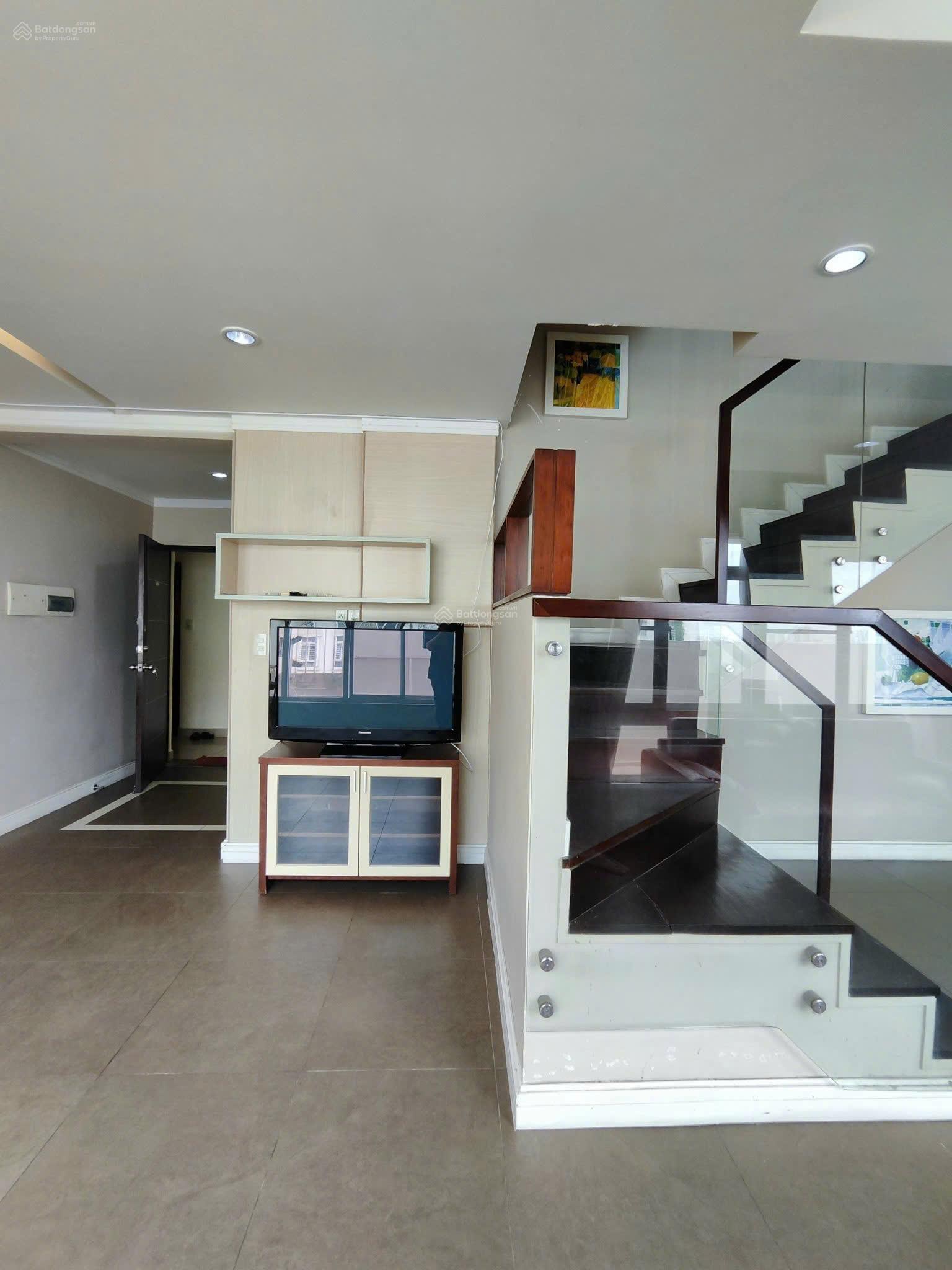 Penthouse Sky Garden III, dt 270m2 - 3pn + 3wc - sổ hồng cầm tay - sang tên nhanh - giá 9,99 tỷ