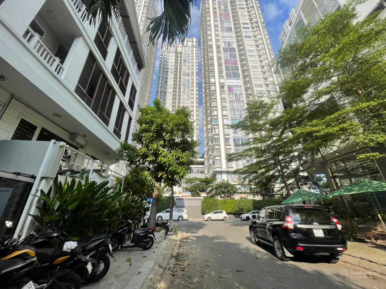 Cần bán gấp GIÁ SIÊU TỐT 27 TỶ Nhà phố HIMLAM dt: 5x20m2, Sẵn HĐT 50tr LH: 0908 935 ***