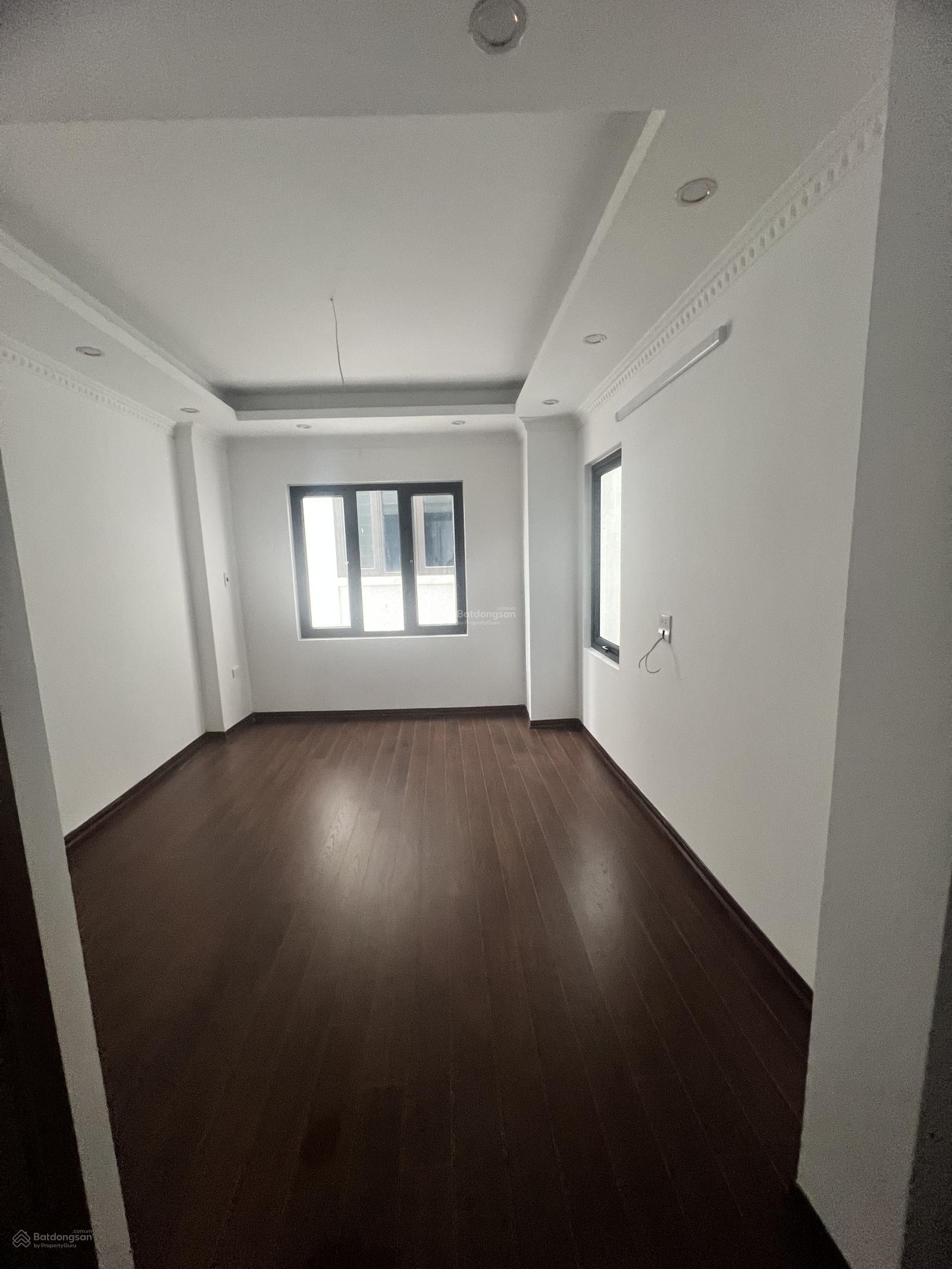 Bán nhà Xuân Đỉnh. Lô góc 30m2 x 5 tầng thang máy. Ngõ ba gác tránh xe máy, 30m ra ngõ ô tô