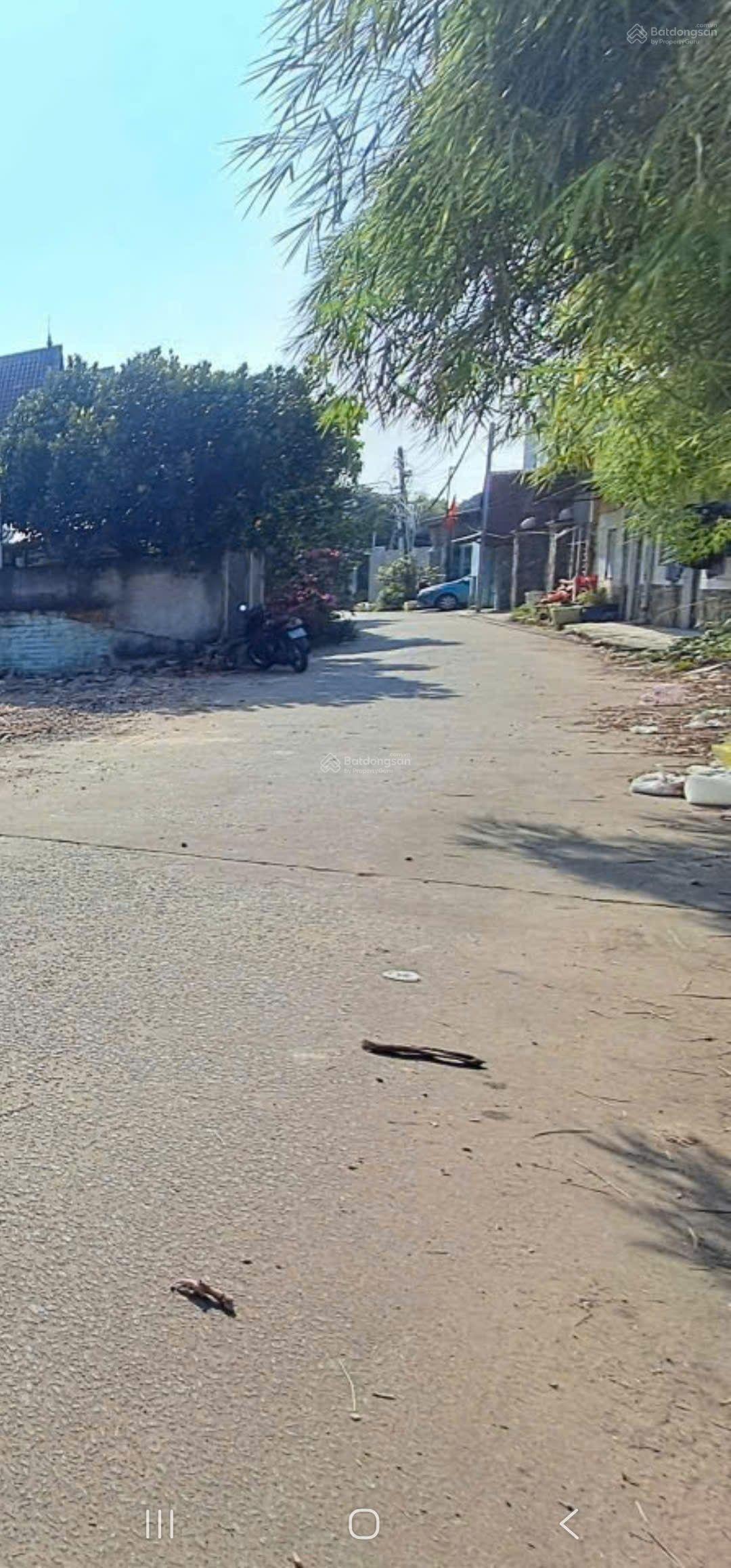 Hàng đẹp giá tốt khách ơi mặt tiền ĐX 72 Định Hòa. Đường ôtô 4.5m nhà dân đông kín - 10x30m TC 60m2