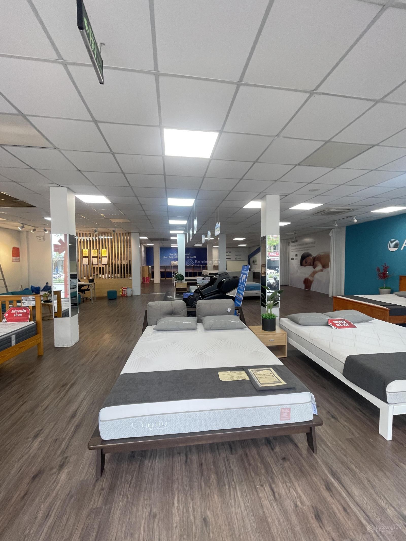 Cho thuê mặt bằng 2 tầng Nguyễn Văn Linh, Đà Nẵng ngang 13m, 325m2, giá 160 triệu/tháng