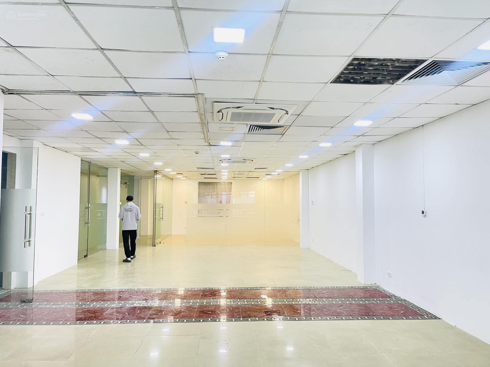 Chỉ 18 triệu có ngay văn phòng ngay Ngã Tư Sở - Trường Chinh, Thanh Xuân, view thoáng, chia sẵn