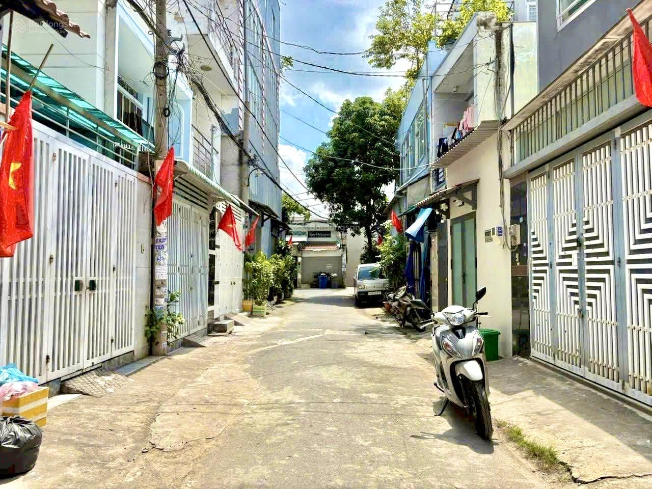 Nhà Hương Lộ 2, 3 tầng, 8 x 14m, chia làm 2 căn- vừa ở vừa cho thuê- chỉ 8.6tỷ