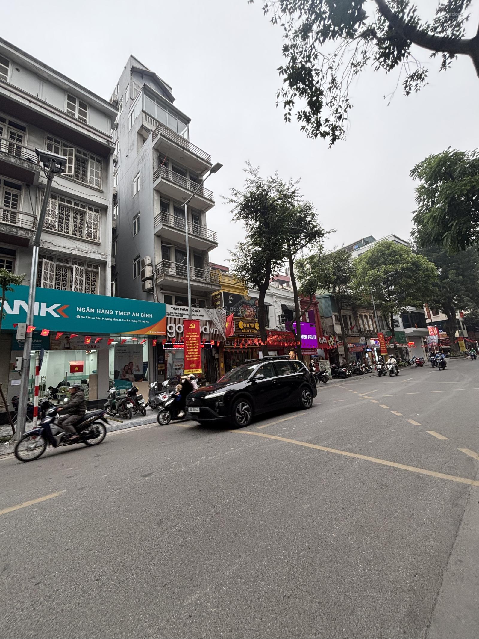 125 tỷ - Bán nhanh nhà mặt phố Lò Đúc, 200m2, MT: 8.3m, lô góc 3 thoáng, vỉa hè, kinh doanh sầm uất