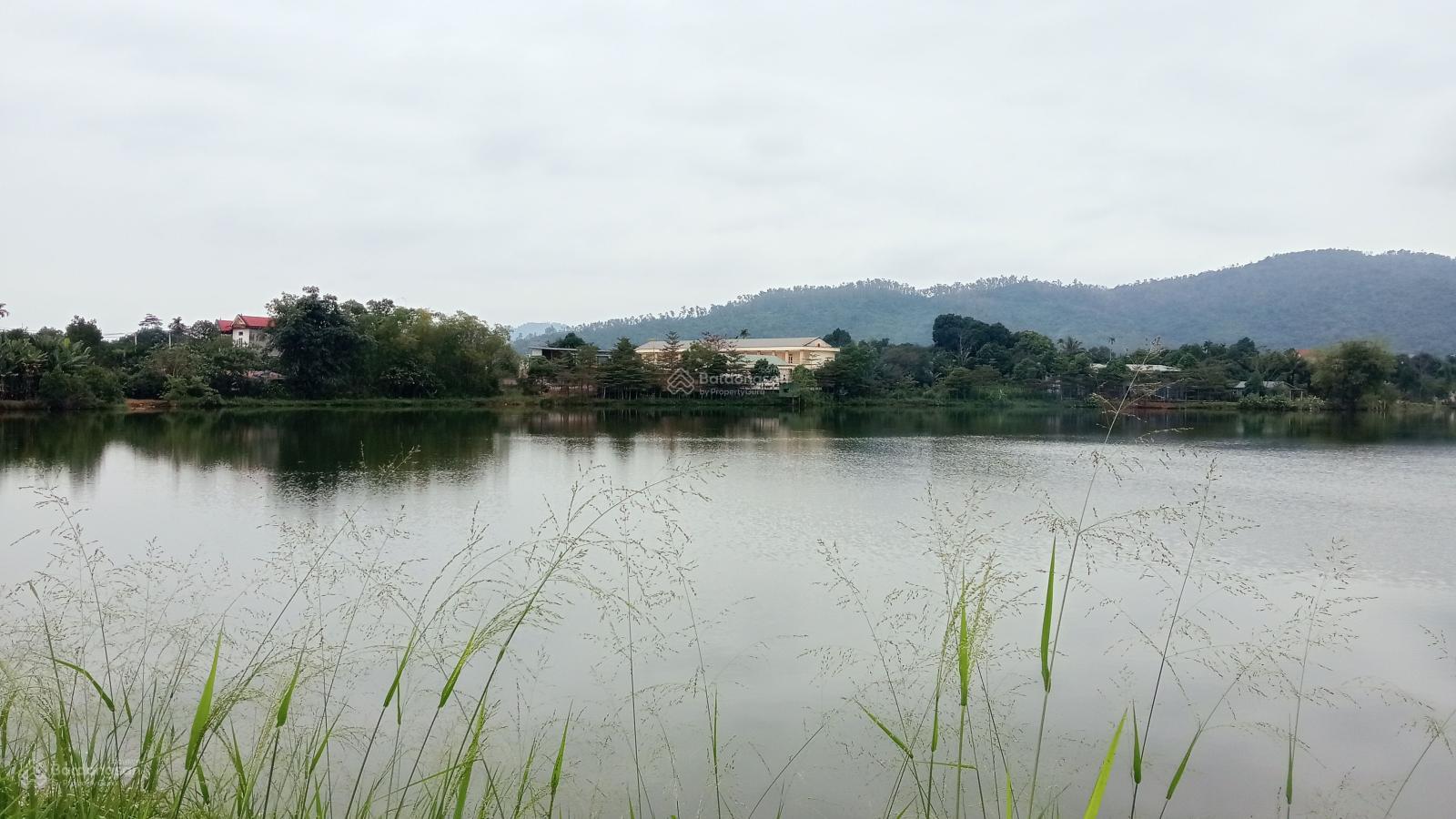 Bán lô đất view hồ view núi Ba vì diện tích 2040 m thổ cư 300 m giá 10 tỷ 500 tr