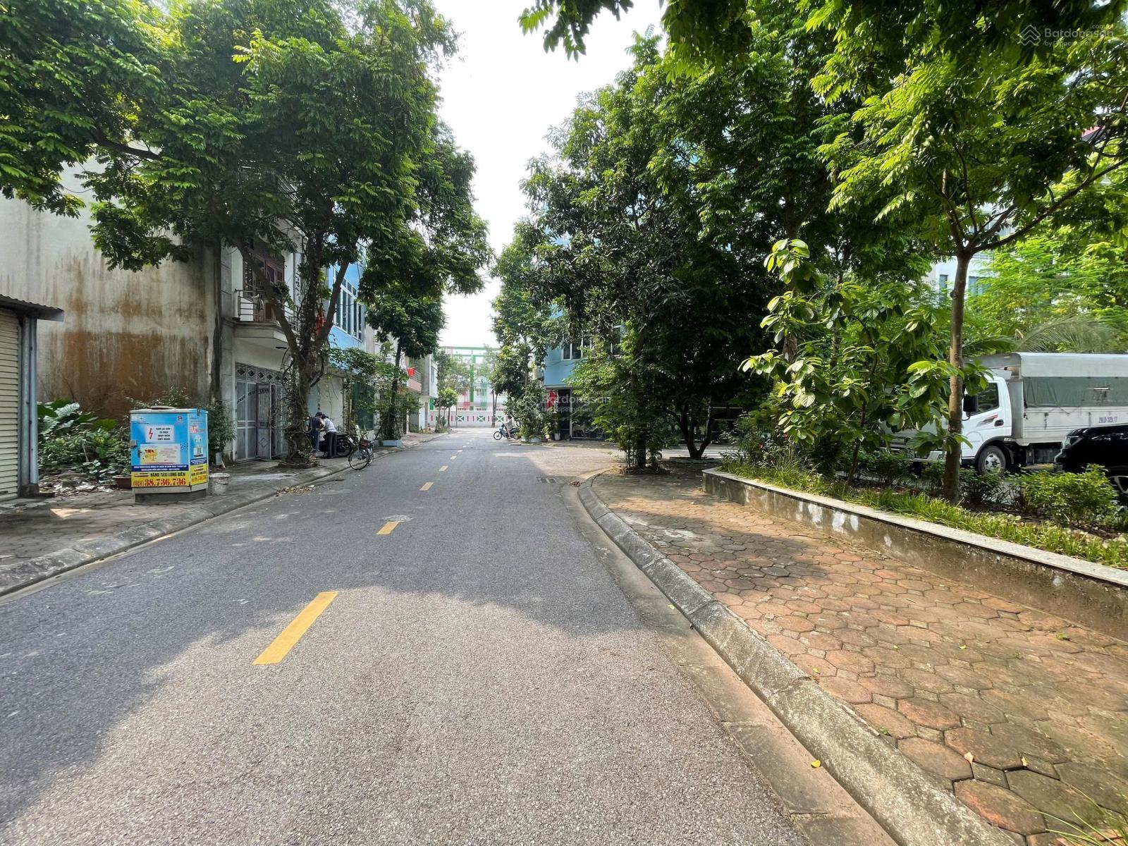 Bán nhà tái định cư giang biên, 40m2 giá tốt