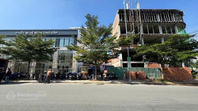 Quá rẻ! Bank định giá 76 tỷ nay chủ ngộp sập về 38 tỷ Mặt tiền Nguyễn Văn Tăng Q9 - 500m2 - XD H 7T