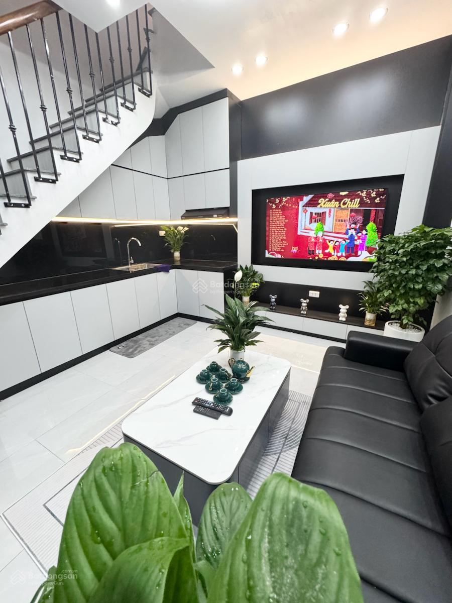 Bán nhà phố Bạch Mai - Nhà mới - Giá tốt - Vị trí đẹp - Full nội thất