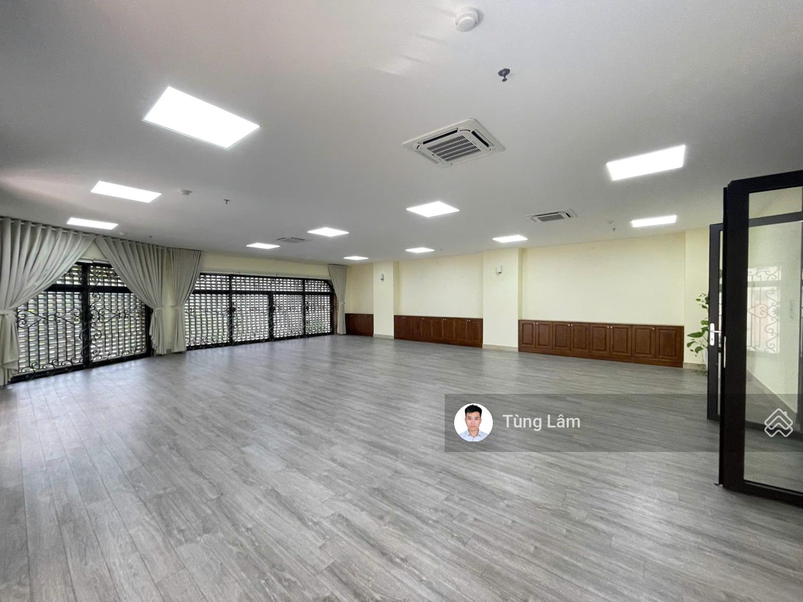 Cho thuê Văn phòng trần đăng ninh 100m2 toà nhà hạng B