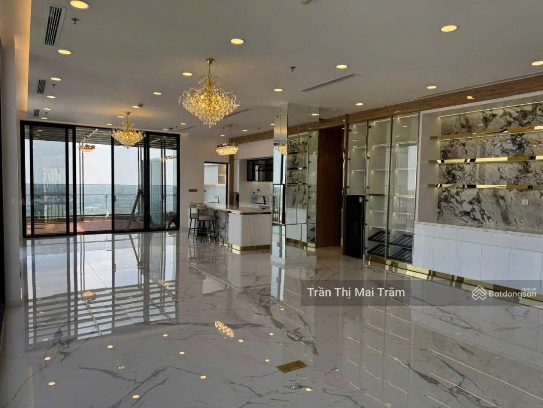 Duy nhất căn Penthouse, 347m2, có nội thất cơ bản chỉ 8000$ ở Lumiere Riverside Duy nhất căn Penthouse, 347m2, có nội thất cơ bản chỉ 8000$ ở Lumiere Riverside