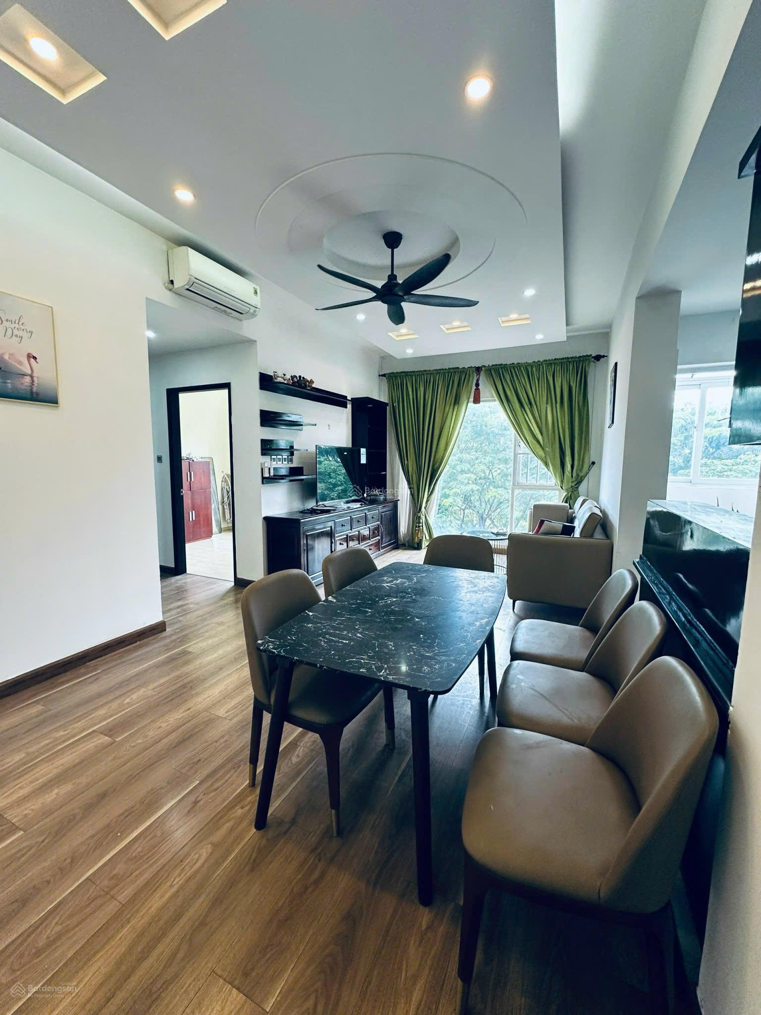 Bán căn hộ chung cư Phú Mỹ, quận 7, 97m2, 2PN, 1 phòng kho, 5tỷ450, LH 0907 727 ***