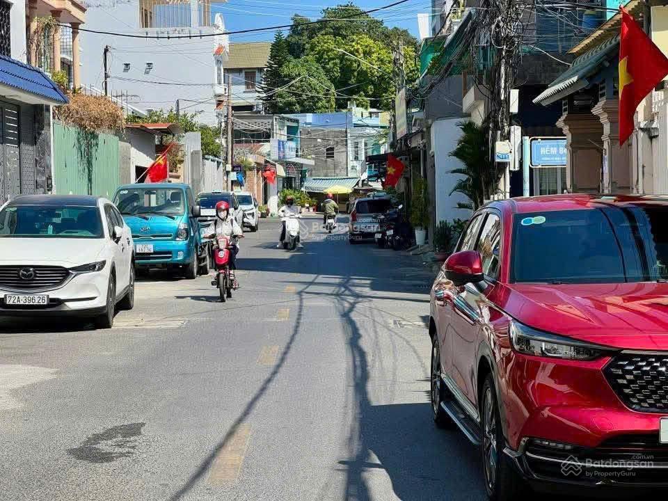 Đất vàng MT Lê Ngọc Hân - 150m ra biển cấp phép 5 tầng, xây villa, homestay giá tốt chỉ 120tr/m2