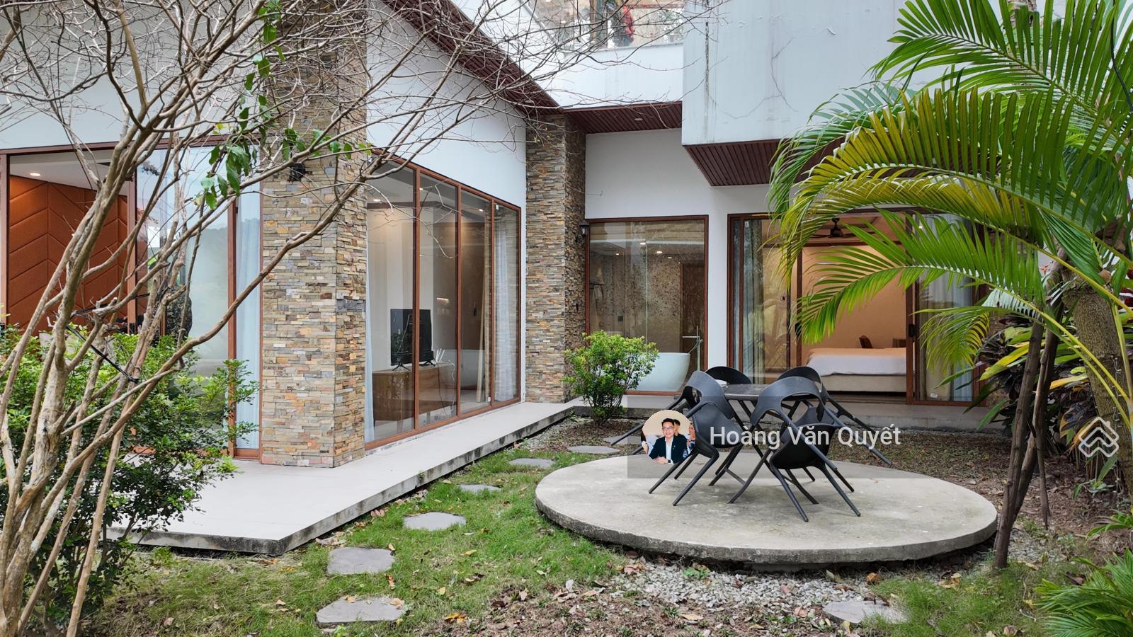 Bán biệt thự mặt hồ 250m2 Venus Resort kèm sân vườn 300m2 full nội thất 6PN sổ lâu dài 16,5 tỷ.