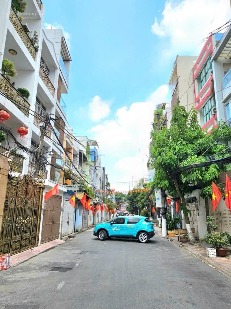 Hẻm 10m Hoàng Hoa Thám / DT: 4.4x15m / 3 tầng / Gía chỉ 9.8 tỷ TL