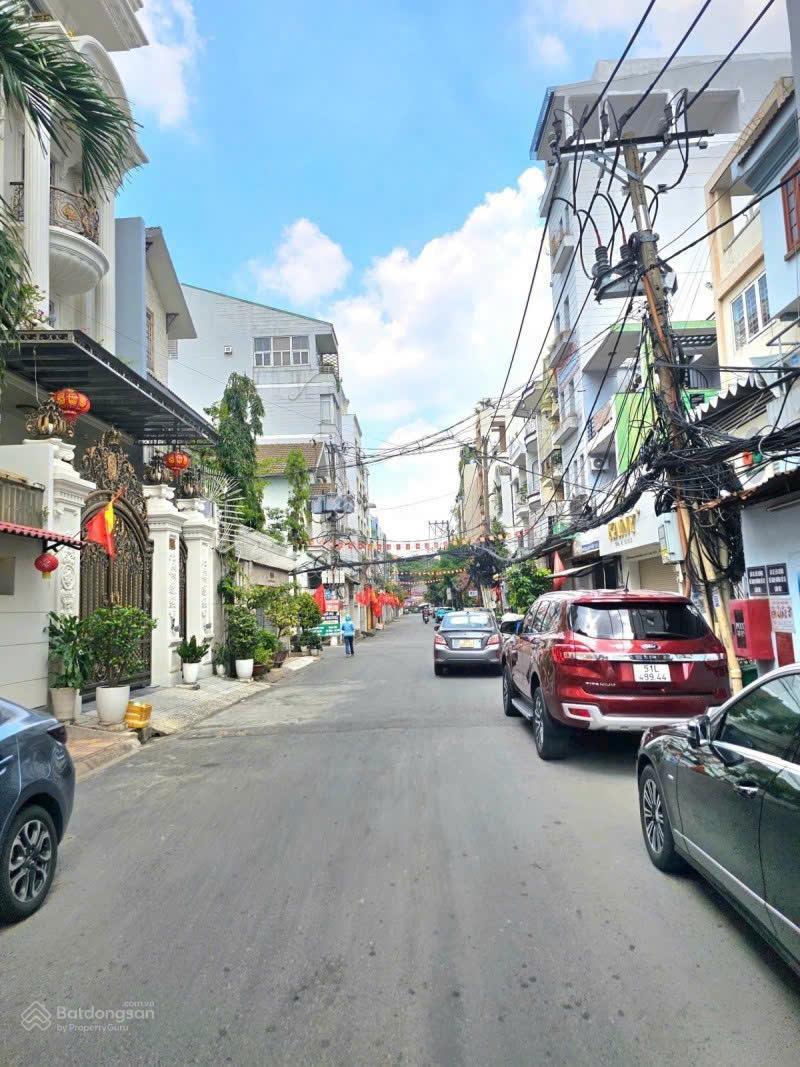 Hẻm 10m Hoàng Hoa Thám / DT: 4.4x15m / 3 tầng / Gía chỉ 9.8 tỷ TL Hẻm 10m Hoàng Hoa Thám / DT: 4.4x15m / 3 tầng / Gía chỉ 9.8 tỷ TL