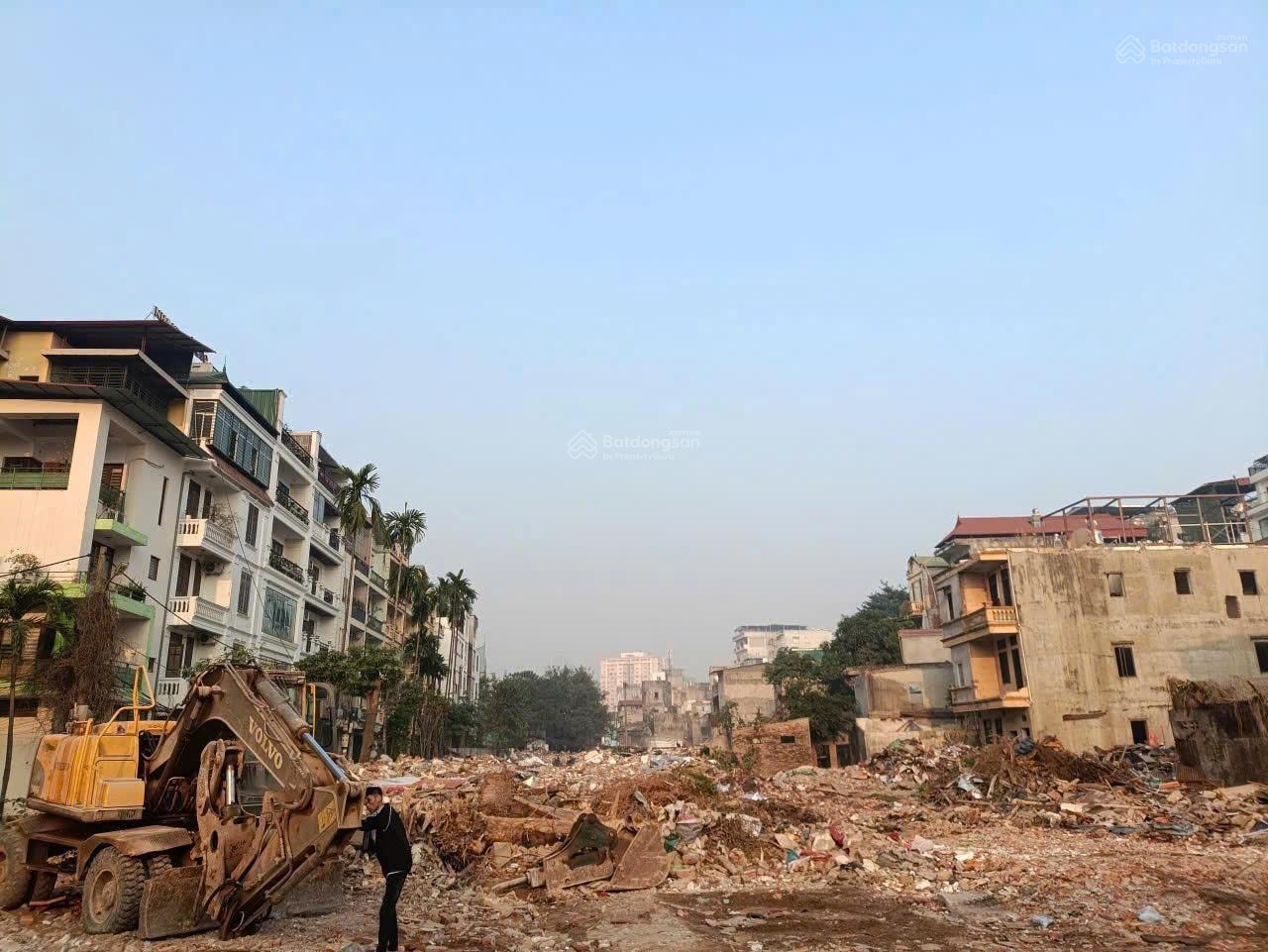 Nhà vàng hiếm có 250m2 - 3 mặt tiền mặt phố Kim Liên kéo dài 0382 276 ***