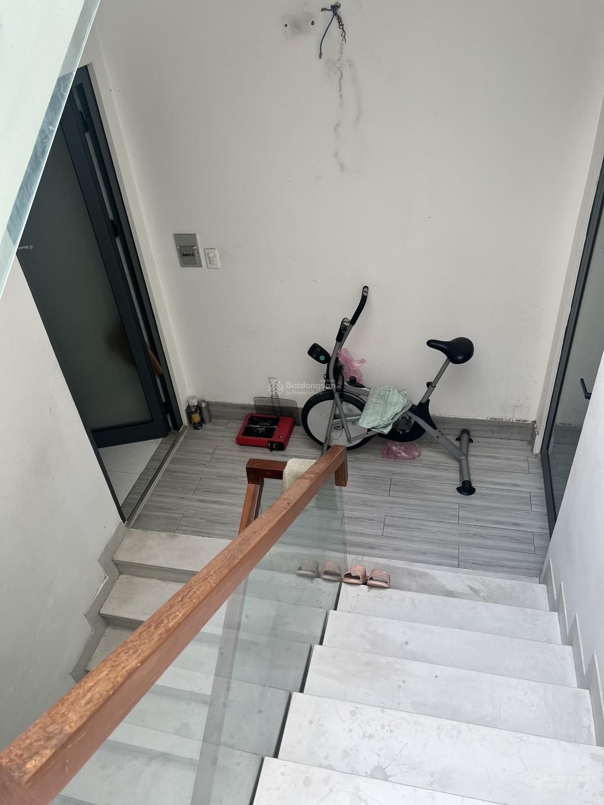 BÁN NHÀ NGUYỄN DUY DƯƠNG Q10 - SÁT MẶT T I Ề N - CÓ HỒ THUỶ LỰC - CHỈ 8.8 T Ỷ