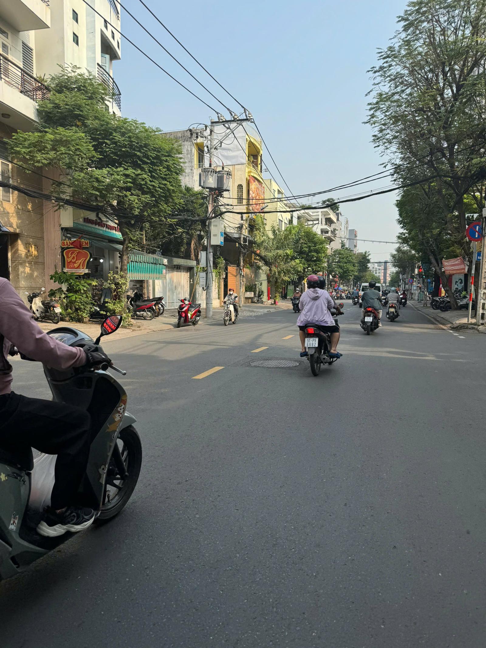 BÁN NHÀ MT KINH DOANH TRƯƠNG CÔNG ĐỊNH.DT 5X15M, NHÀ 1 LỬNG. GIÁ 21,5 TỶ.PHƯỜNG 14,Q TÂN BÌNH