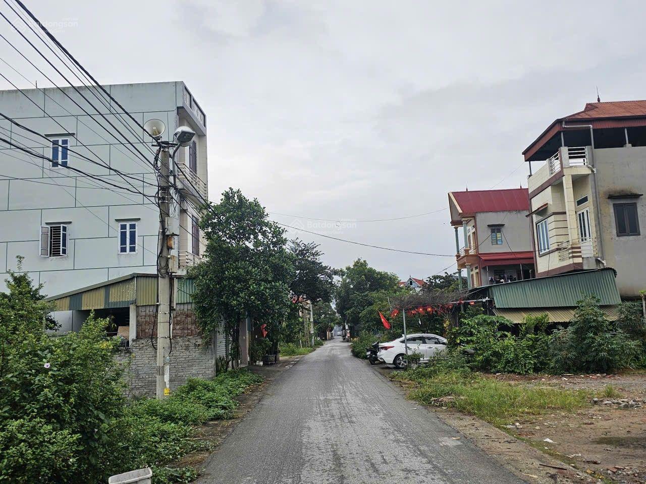 Chính Chủ . Bán gấp lô đất trục chính quỳnh đôi Kim Chân , TP Bắc Ninh. Chạy Thẳng Sang KCN