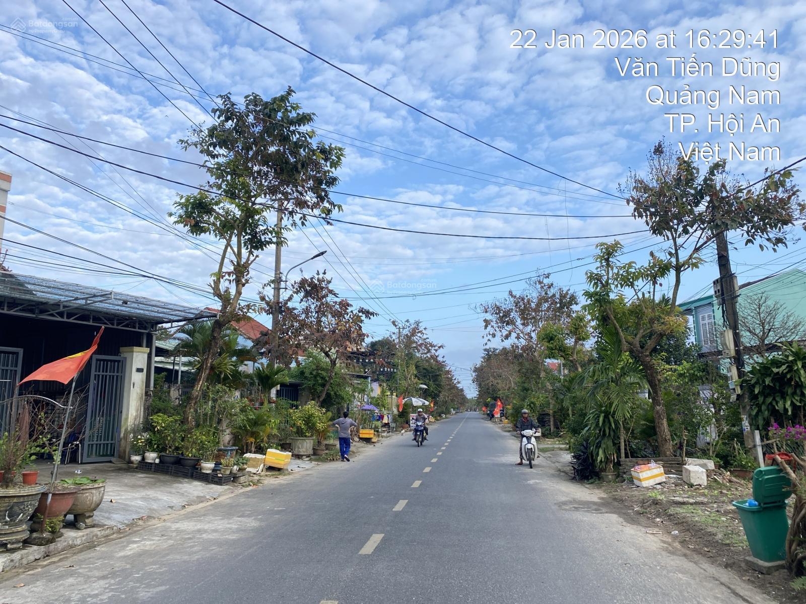 Bán lô đất 6x25=150 m2; giá 3,3 tỷ; đường Văn Tiến Dũng - Hội An