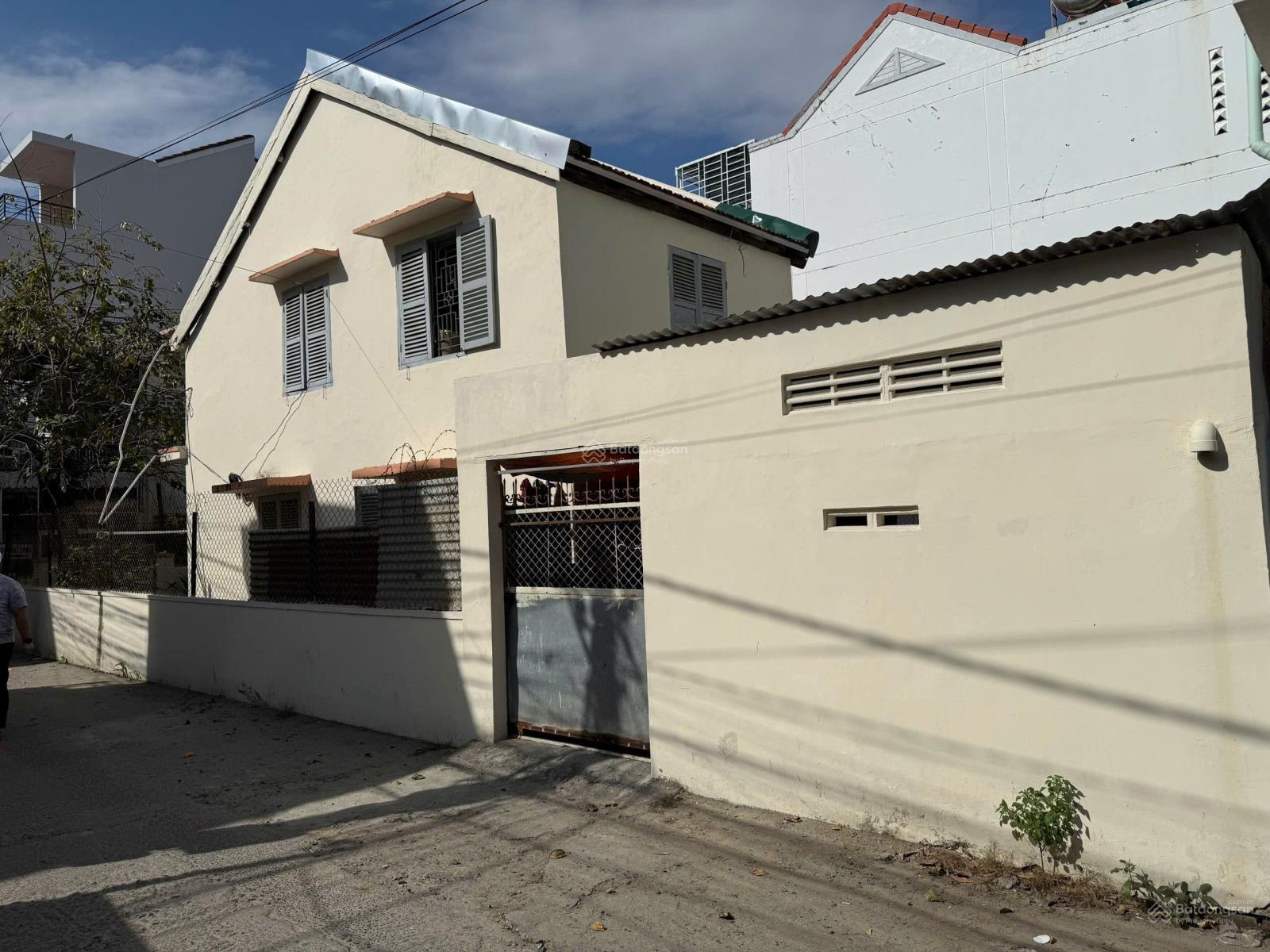 Bán đất tặng nhà- đường thông Bắc Sơn Và Đặng Tất- Vĩnh Hải- TP Nha Trang