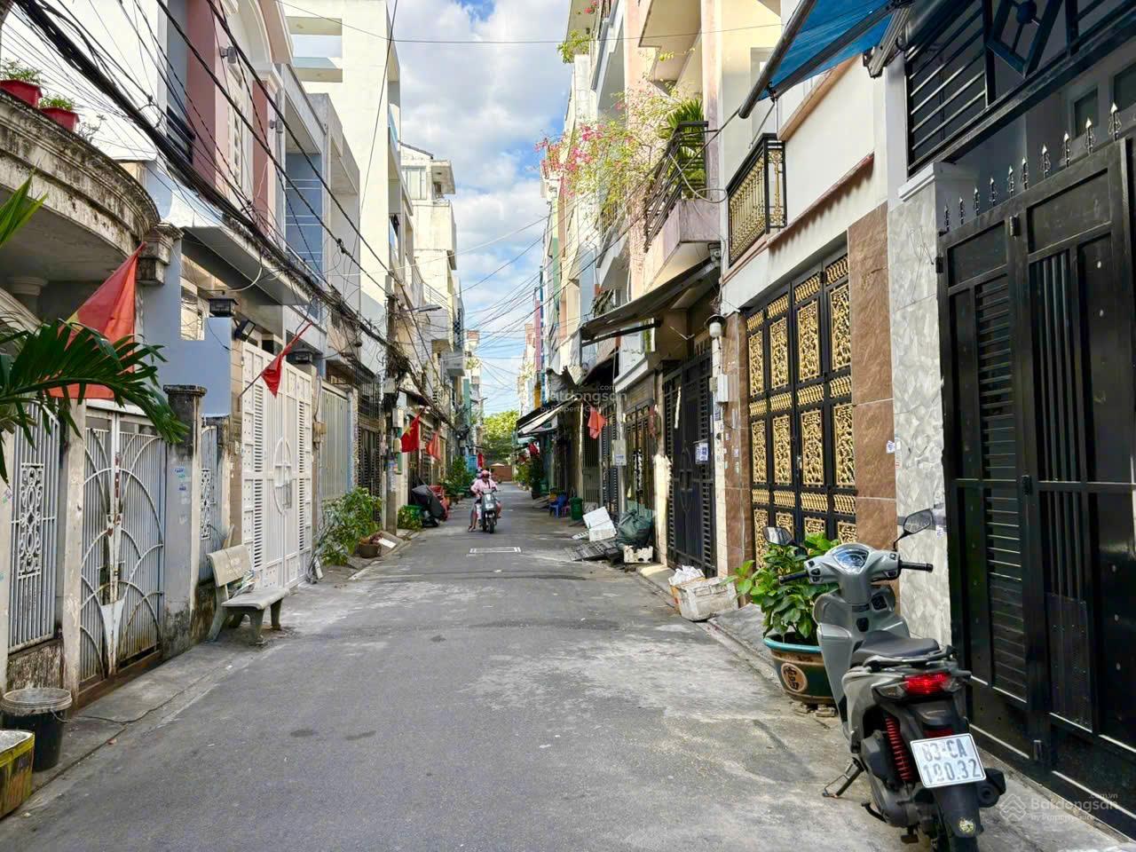 BÁN NHÀ HXH LÊ VĂN QUỚI, 4X11,7M, ĐÚC 3 TẦNG, GIÁ 6.1 TỶ THƯƠNG LƯỢNG.