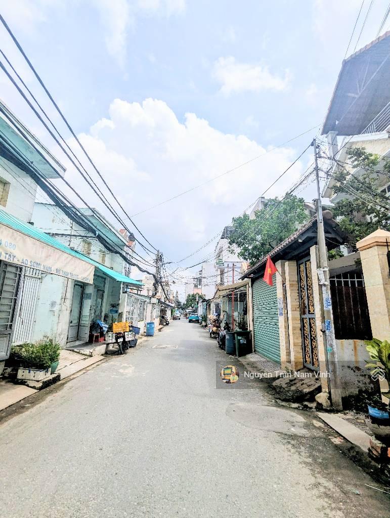 Bán nhà đường ô tô tránh nhau Quận 7 đường Phú Thuận ngang 4m5 dài 19m chỉ 8 tỷ nhỉnh thương lượng