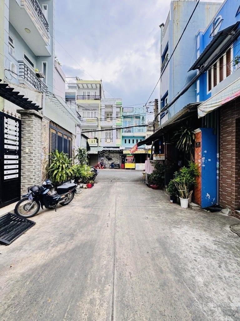 Nguyễn Như Lãm - Nguyễn Sơn - 2 Tầng - DT: 4 x 17 - Khu Chợ Đêm Nguyễn Sơn - Chỉ: 7.58T