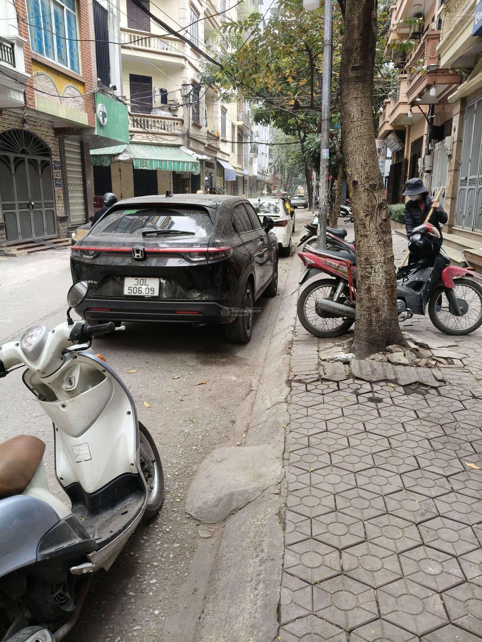 Bán đất tại Phố Mai Dịch, Cầu Giấy, Hà Nội, giá siêu hời 26,2 tỷ, 96m2, ô tô tránh. Bán đất tại Phố Mai Dịch, Cầu Giấy, Hà Nội, giá siêu hời 26,2 tỷ, 96m2, ô tô tránh.