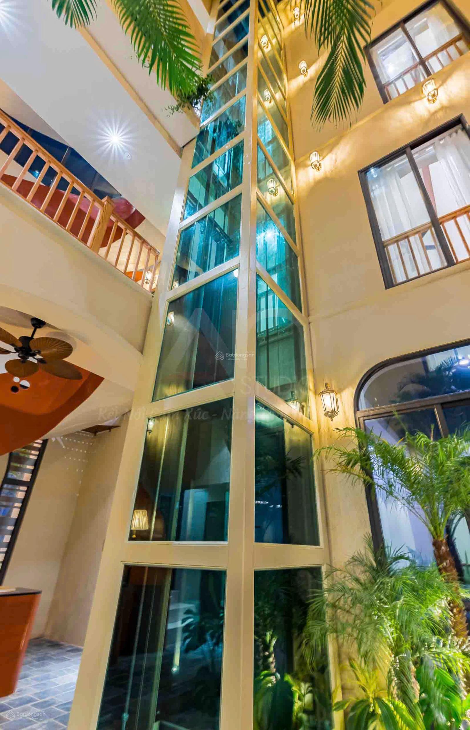 Bán villa 5 tầng 12 phòng đường Trần Văn Thành gần biển Mỹ Khê nội thất cao cấp dòng tiền 120tr/th