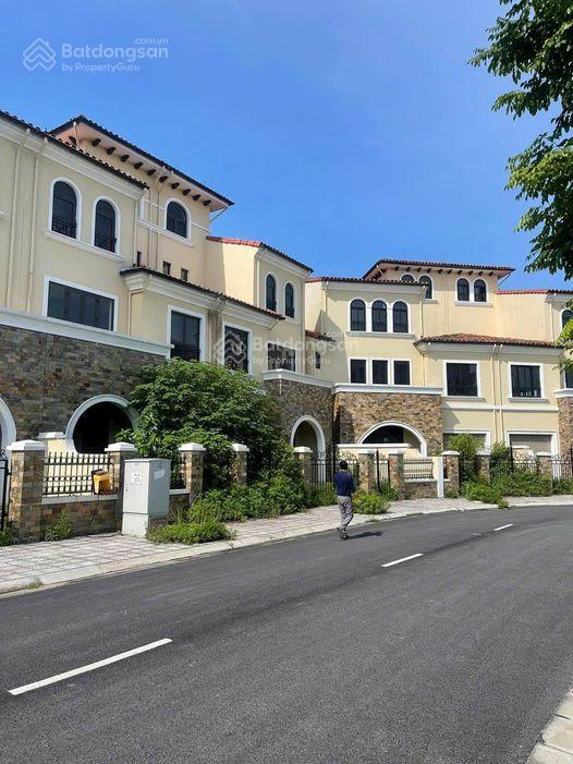 Lô góc 3 mặt đườg, Vị trí kim cương Mặt sau là đường liên khu 8 khu đô thi SUDICO Nam An Khánh