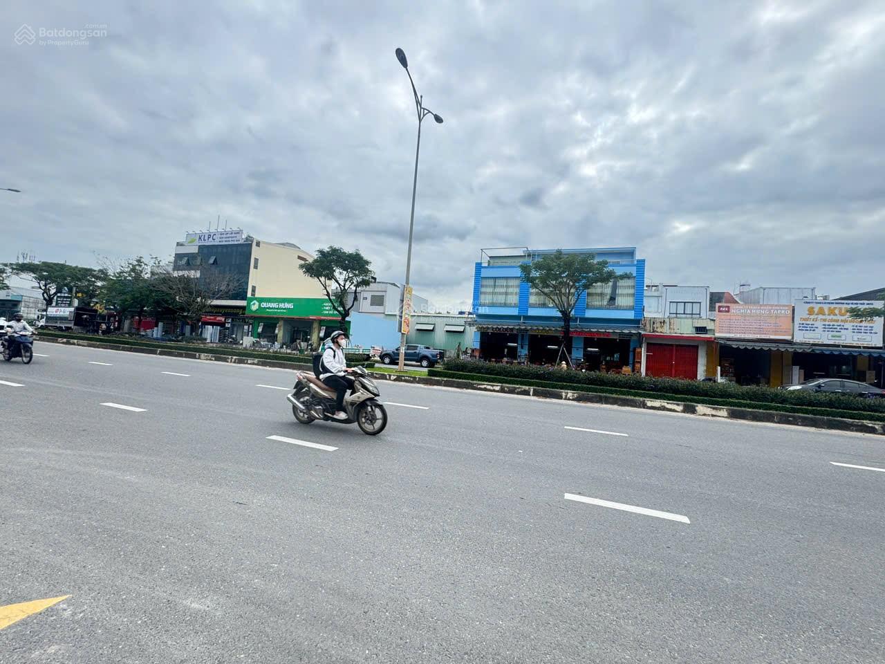 Võ Chí Công - Lô đất vị trí kinh doanh, trục chính. Thích hợp làm Văn phòng, showrom...