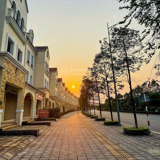 Lô góc 3 mặt đường, Vị trí kim cương Mặt sau là đường liên khu 8- Khu đô thị SUDICO Nam AN Khánh