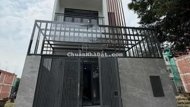 Nhà KDC Nhơn Đức Vạn Phát Hưng. Nhà Bè
Dt 5x19m. 1trệt 2 lầu 1 tum. 5pn, 5wc
Giá 8,2 tỷ.