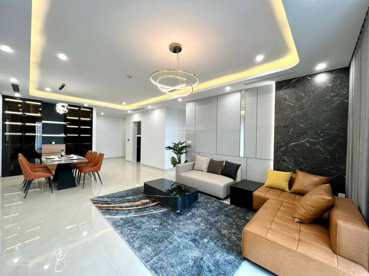 Hiếm! Duy nhất 1 căn 3N2VS dự án Vinhomes Royal City giá 12 tỷ, DT: 124m2, BC: ĐN, căn tầng đẹp